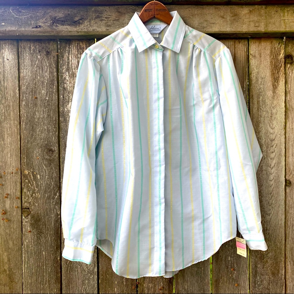 Amazing vintage blouse button up never worn original tags!